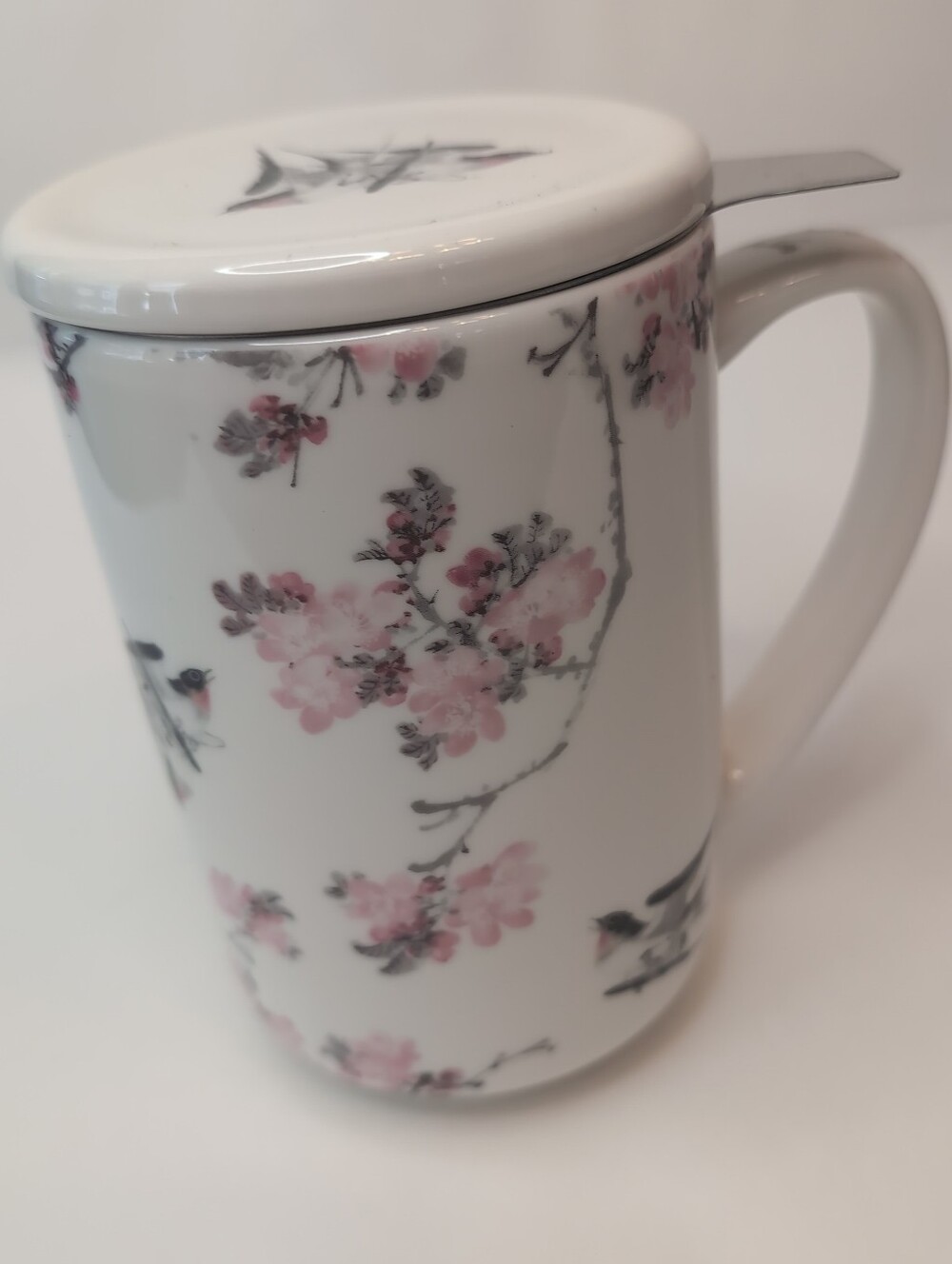 AmorArc 18oz Tea Cup With Infuser And Lids. Beautiful Birds And Cherry Blossoms